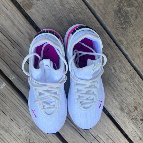 Puma shoes - Picture 4 of 4